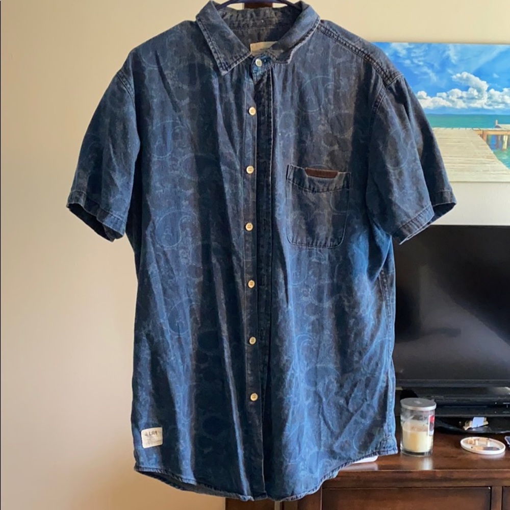 Men’s short sleeve button up shirt